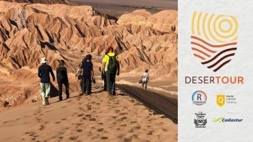 VALLE DE LA LUNA COM PÔR DO SOL NA CORDILHEIRA DE SAL